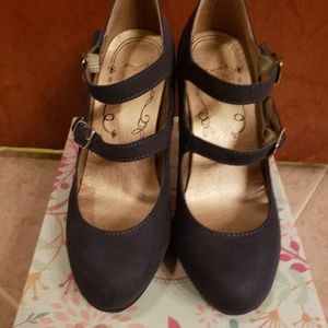 Size 5.5 Purple platform maryjanes